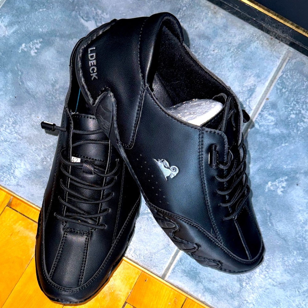 ✅2/$30✅NWOT L.Deck Black running shoes size 10 stretchy laces, true size and fit